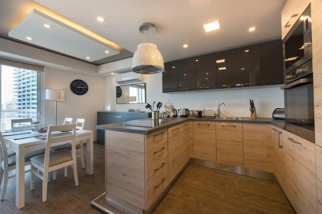 Stylish Seaview Apartment In A Prime Location Sliema