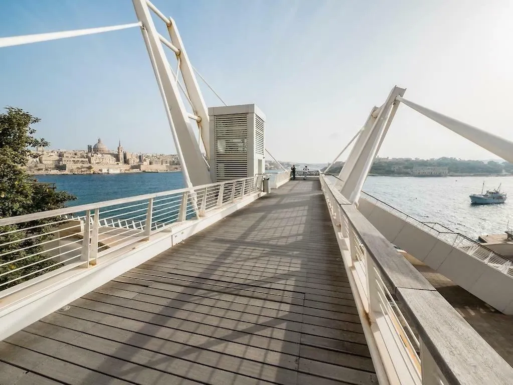 Stylish Seaview Apartment In A Prime Location Sliema 0*,  Malta