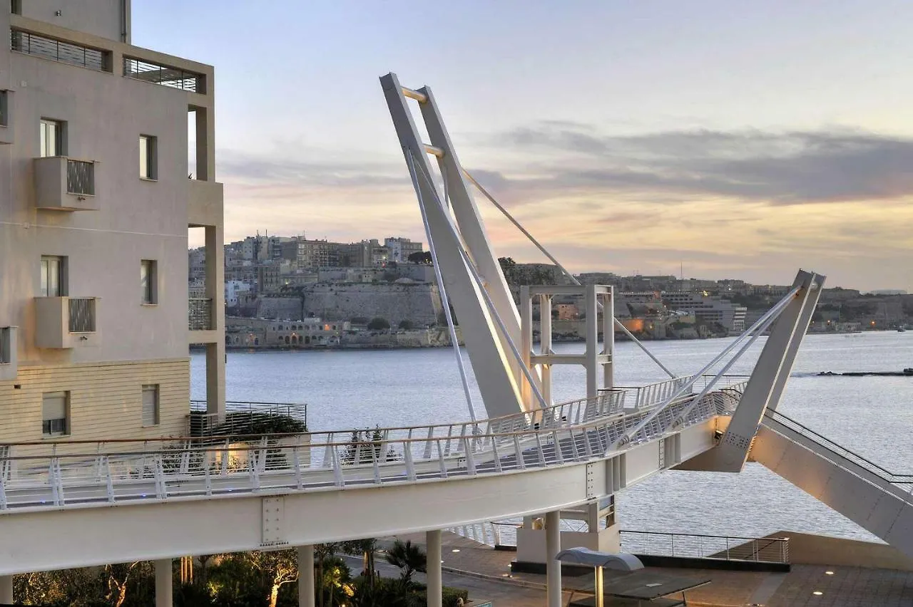 Stylish Seaview Apartment In A Prime Location Sliema Malta